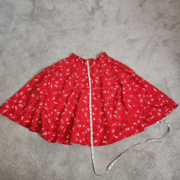 Red Circle Skirt Music Notes Size S Jazz Band Blues Artsy Singer Songwriter - Picture 7 of 10